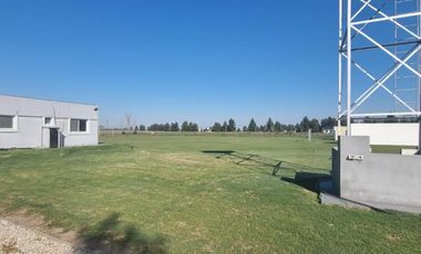 Casa Quinta en venta - 4 Dormitorios 4 Baños - Coronel Brandsen