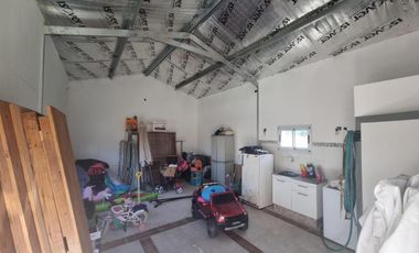 Casa Quinta en venta - 4 Dormitorios 4 Baños - Coronel Brandsen