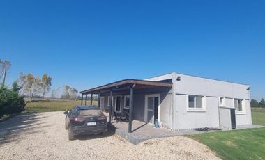 Casa Quinta en venta - 4 Dormitorios 4 Baños - Coronel Brandsen