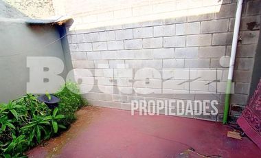 PH INTERNO DE 2 AMBIENTES CON PATIO PROPIO