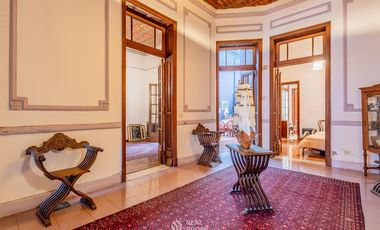 Casa 7 ambientes con jardín y garage en venta en Floresta