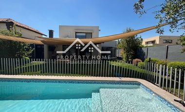 CASA 3 DORM + SERVICIO + PISCINA Y QUINCHO PIEDRA ROJA