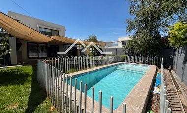 CASA 3 DORM + SERVICIO + PISCINA Y QUINCHO PIEDRA ROJA