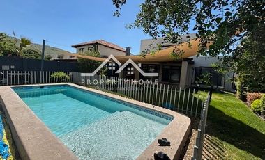 CASA 3 DORM + SERVICIO + PISCINA Y QUINCHO PIEDRA ROJA