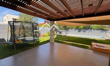 CASA 3 DORM + SERVICIO + PISCINA Y QUINCHO PIEDRA ROJA