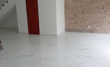 Casa Jardines del Bosque