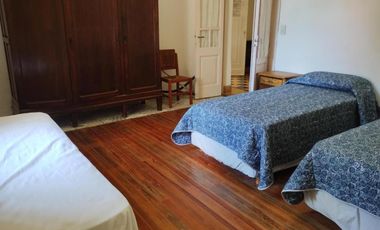 Casa en venta - 4 Dormitorios 3 Baños - 3.150Mts2 - Luján