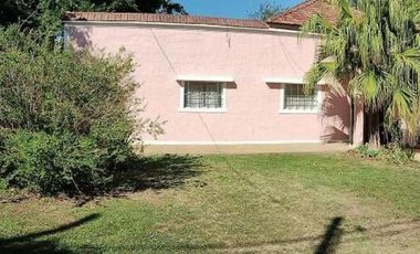 Casa en venta - 4 Dormitorios 3 Baños - 3.150Mts2 - Luján