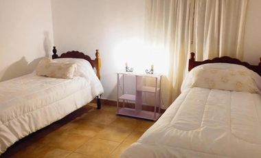 Casa en venta - 4 Dormitorios 3 Baños - 3.150Mts2 - Luján