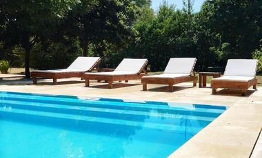 Casa en venta - 4 Dormitorios 3 Baños - 3.150Mts2 - Luján