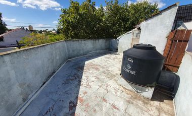 Departamento en DUPLEX DE 3 AMBIENTES CON COCHERA Y TERRAZA.BANFIELD OESTE