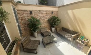 Departamento de 2 ambientes con patio reciclado a nuevo en PB