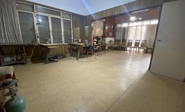 VENTA CHALET DE 4 DORMITORIOS CON 1.000M2 A RECICLAR