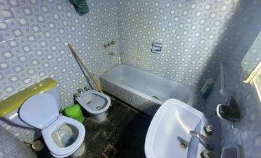 VENTA CHALET DE 4 DORMITORIOS CON 1.000M2 A RECICLAR