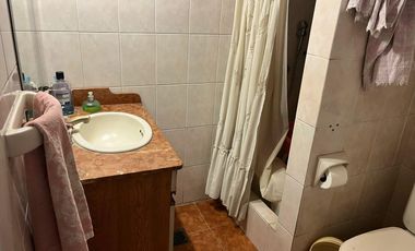 Gran casa de 4 dormitorios y fondo! A 2 cuadras de Jumbo