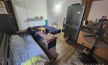 Venta casa de 5 ambientes con cochera y fondo libre en Quilmes