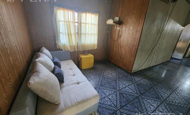 Venta casa de 5 ambientes con cochera y fondo libre en Quilmes