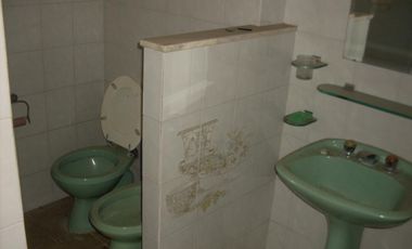 chalet 3 ambientes sobre la calle king al 400