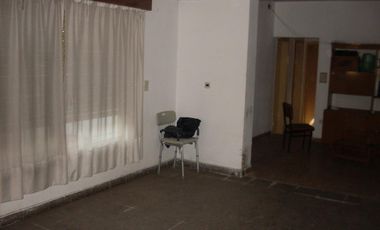 chalet 3 ambientes sobre la calle king al 400