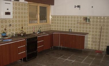 chalet 3 ambientes sobre la calle king al 400