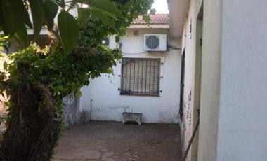 chalet 3 ambientes sobre la calle king al 400