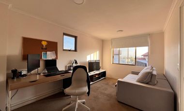 SE ARRIENDA ESPECTACULAR CASA CON PISCINA Y QUINCHO