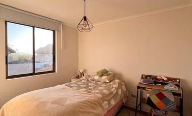 SE ARRIENDA ESPECTACULAR CASA CON PISCINA Y QUINCHO