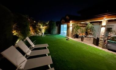 SE ARRIENDA ESPECTACULAR CASA CON PISCINA Y QUINCHO