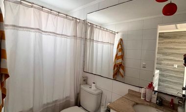 SE ARRIENDA ESPECTACULAR CASA CON PISCINA Y QUINCHO