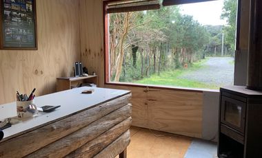 REBAJADA! Parcela 1 HA con Luz, Agua,  Cabaña y Baños