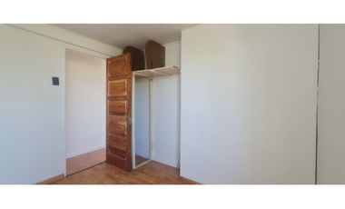 Venta depto La Granja 3 habitaciones 1 baño Edificio de 3 pisos