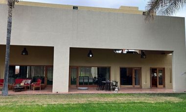 CASA EN VENTA EN EL CLUB CAMPESTRE DE GOLF