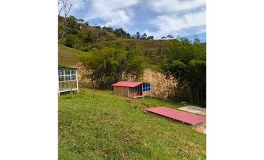 FINCA GUADUAS VEREDA CHIPAUTA