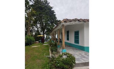 Arriendo Finca tradicional antioqueña - vereda la Quiebra Santa elena