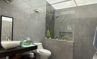 Casa sola con bodega en venta en Benito Juárez