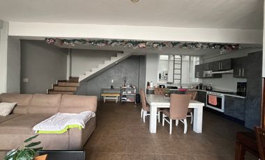 Casa sola con bodega en venta en Benito Juárez