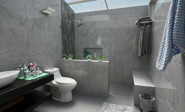 Casa sola con bodega en venta en Benito Juárez