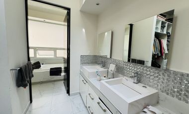 Baja de precio!!! Excelente casa en condominio con 4 recámaras