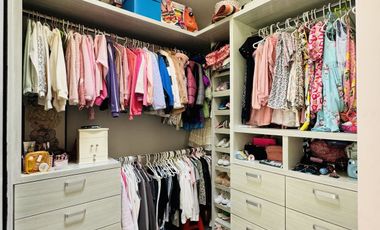 Baja de precio!!! Excelente casa en condominio con 4 recámaras