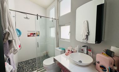 Baja de precio!!! Excelente casa en condominio con 4 recámaras