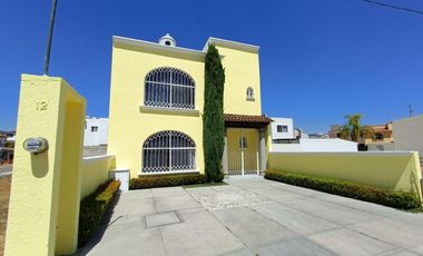 CASA AMPLIA EN VENTA LAS FUENTES A UNOS METROS DE AV CONSTITUYENTES Y TEJEDA