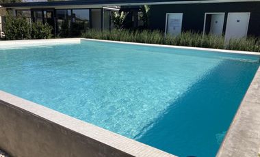 Dos dorm/ coch/pileta