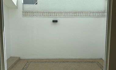 CASA EN RENTA A 5 MINUTOS DE LA UDLAP