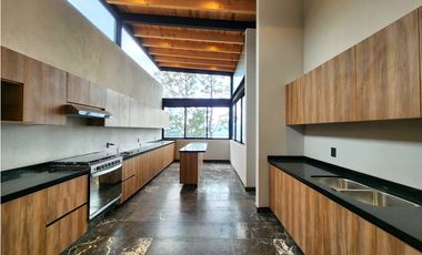 CASA EN RENTA EN AVNDARO VALLE DE BRAVO