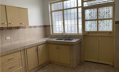 12 De Octubre, Hermoso Departamento en Renta, 150m2