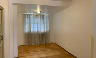 12 De Octubre, Hermoso Departamento en Renta, 150m2