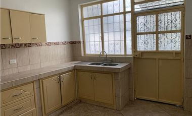 12 De Octubre, Hermoso Departamento en Renta, 150m2