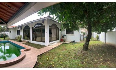 VENDO CASA CON.PISCINA TERRONAL en OFERTA