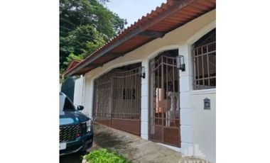 AMPLIA CASA EN BRISAS DEL GOLF – OPORTUNIDAD ÚNICA