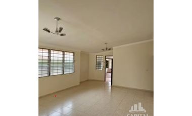 AMPLIA CASA EN BRISAS DEL GOLF – OPORTUNIDAD ÚNICA